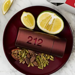 Carolina Herrera Parfums Épicés|Parfums Frais><noscript><img width=
